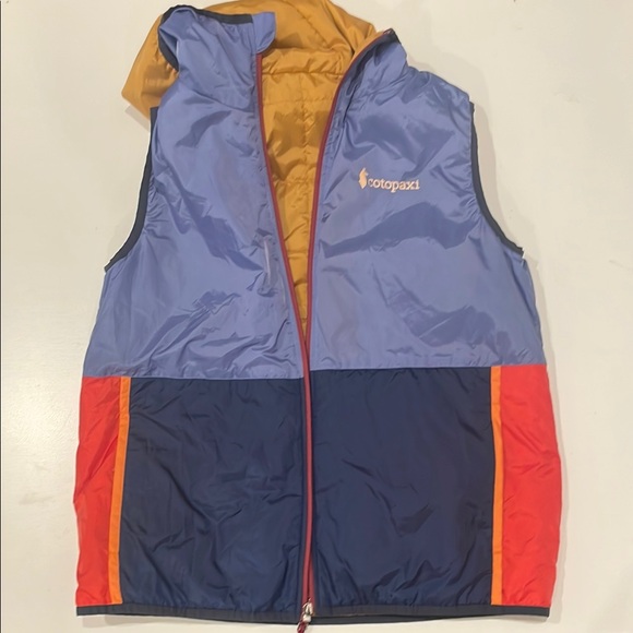 Cotopaxi Vest - Picture 2 of 2